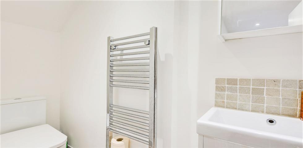 			Studio Apartment, 1 bath, 1 reception Apartment			 Roderick Road, HAMPSTEAD HEATH / GOSPEL OAK